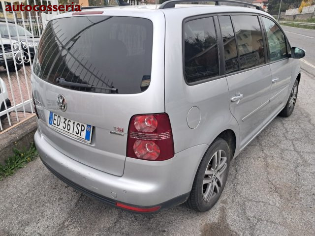 VOLKSWAGEN Touran usata 1