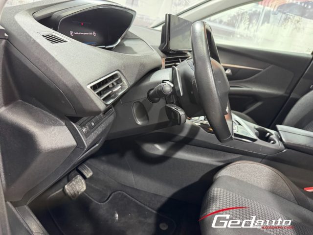 PEUGEOT 3008 usata, con Climatizzatore