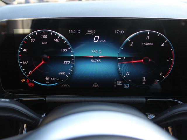 MERCEDES-BENZ GLA 220 usata, con Luci diurne LED