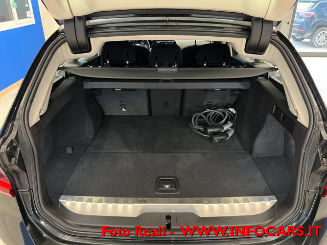 BMW 330 usata, con Touch screen