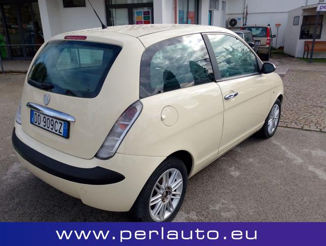 LANCIA Ypsilon usata, con Autoradio