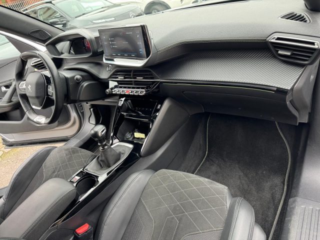 PEUGEOT 2008 usata, con Interni in pelle