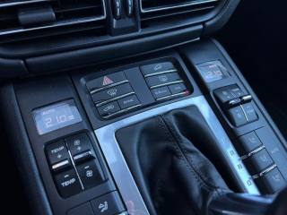 PORSCHE Macan usata, con Park Distance Control