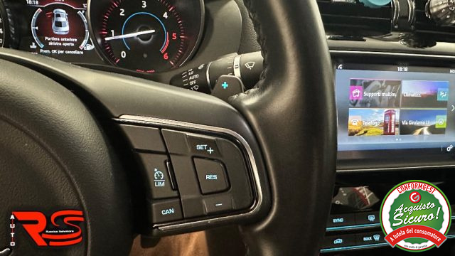 JAGUAR XE usata, con Sedile posteriore sdoppiato