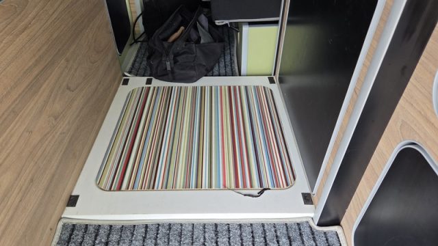 VOLKSWAGEN Caravelle usata, con Portapacchi