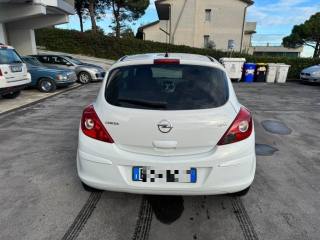 OPEL Corsa usata, con Autoradio