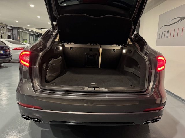 MASERATI Levante usata, con Autoradio digitale