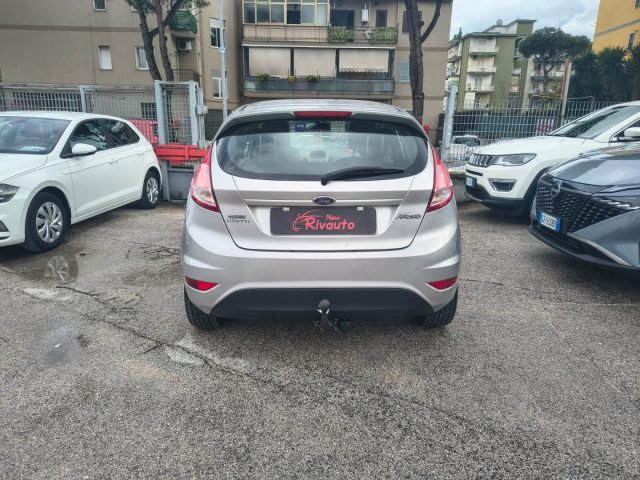FORD Fiesta usata, con Autoradio
