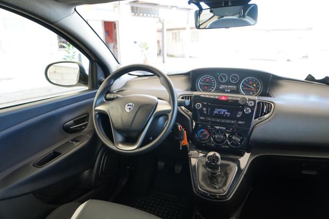 LANCIA Ypsilon usata 23