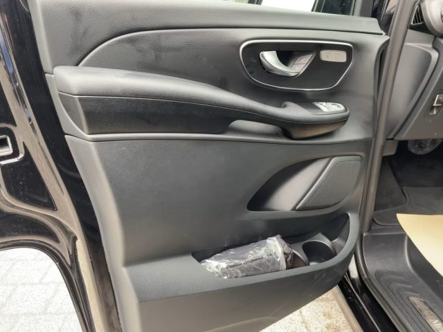 MERCEDES-BENZ V 300 usata, con Fendinebbia