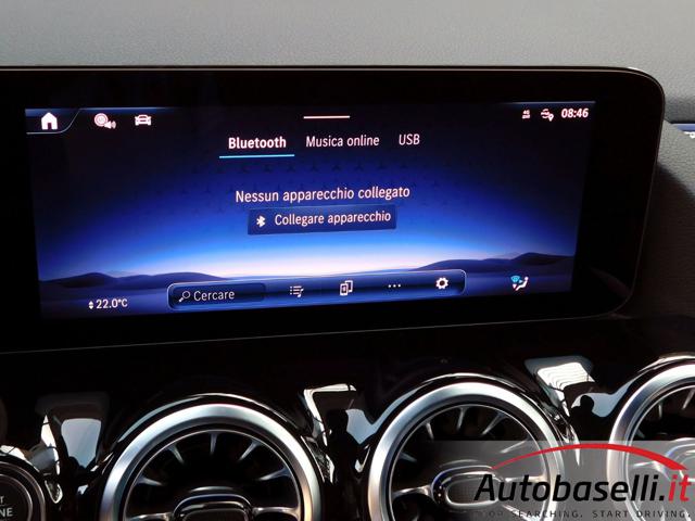 MERCEDES-BENZ GLA 180 usata, con Sistema di parcheggio automatico