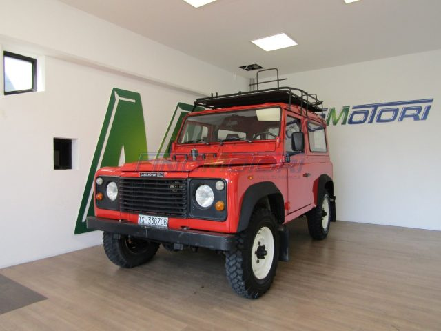 LAND ROVER Defender usata, con Gancio traino