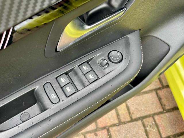 PEUGEOT 208 usata, con Volante multifunzione
