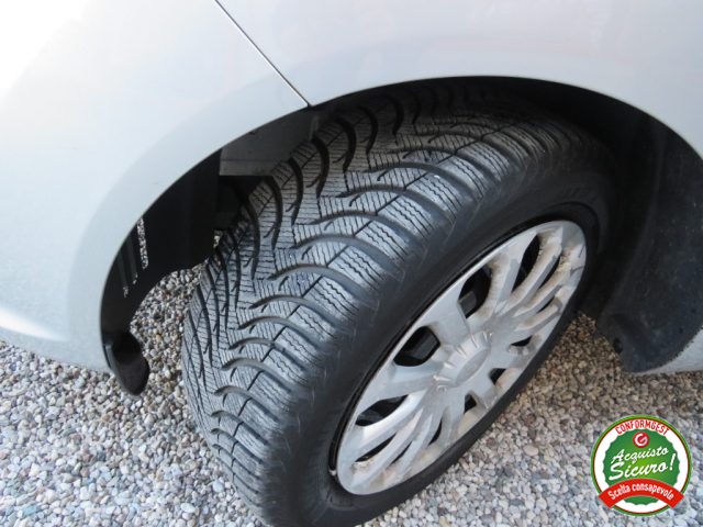 FORD Fiesta usata, con Bluetooth