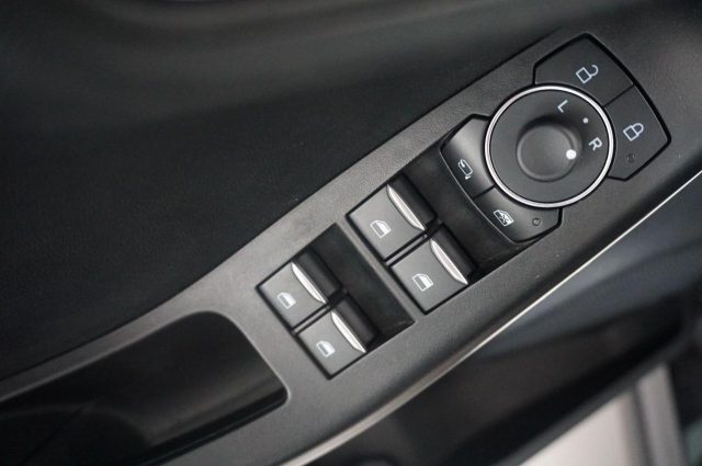 FORD Puma usata, con USB