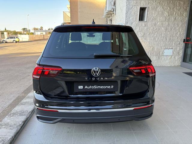 VOLKSWAGEN Tiguan usata, con Autoradio