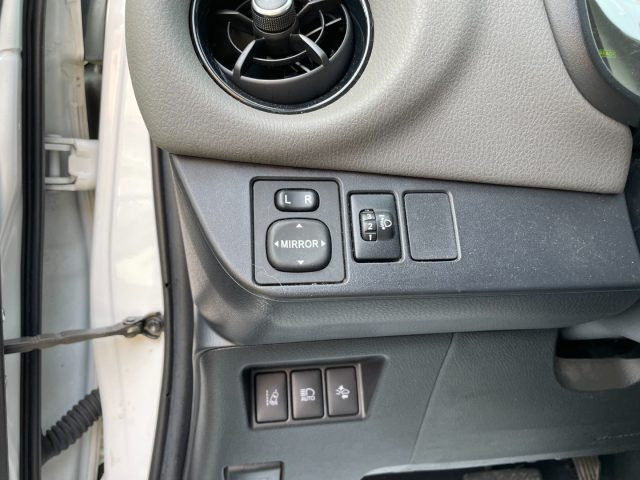 TOYOTA Yaris usata, con Fendinebbia