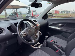 TOYOTA Urban Cruiser usata, con Cerchi in lega
