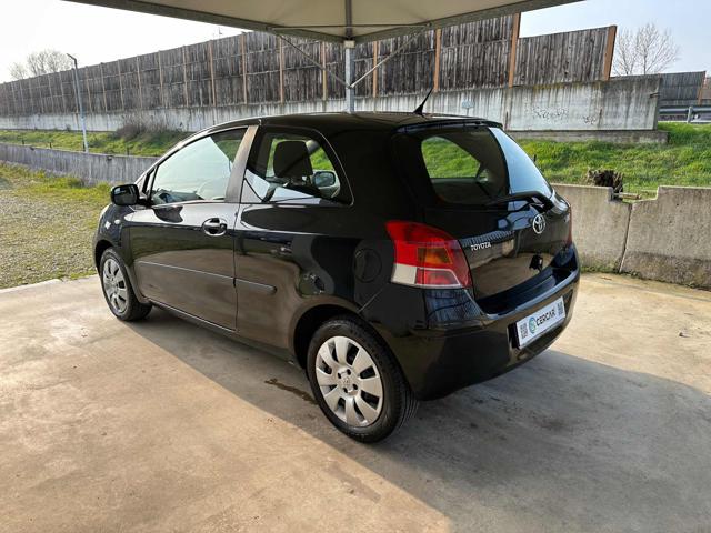 TOYOTA Yaris usata, con Autoradio
