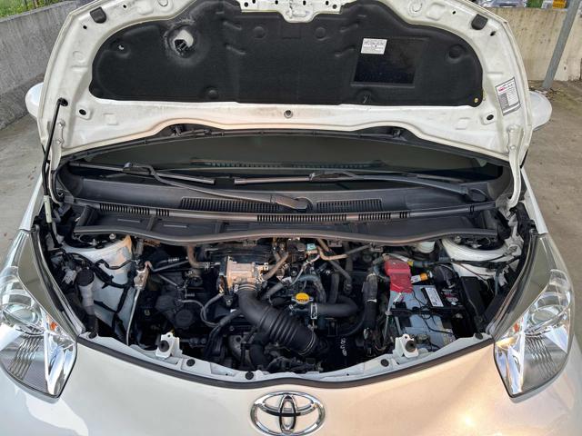 TOYOTA iQ usata 43