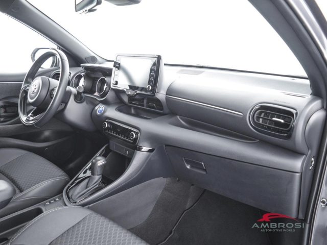 TOYOTA Yaris usata 11