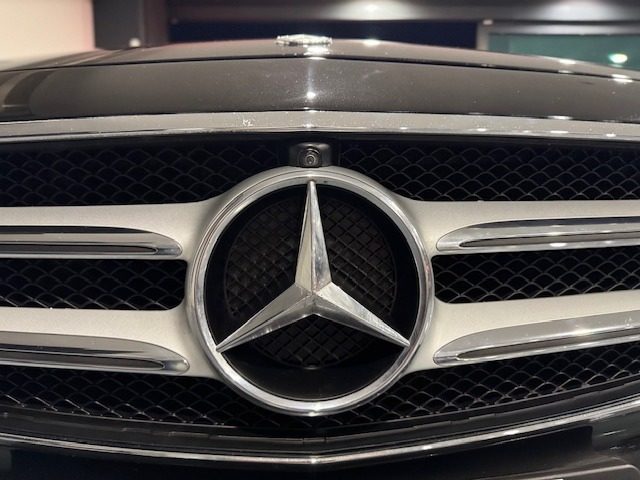 MERCEDES-BENZ E 300 usata, con Portellone posteriore elettrico