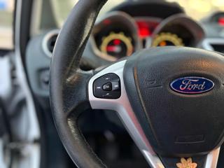 FORD Fiesta usata, con Controllo automatico clima