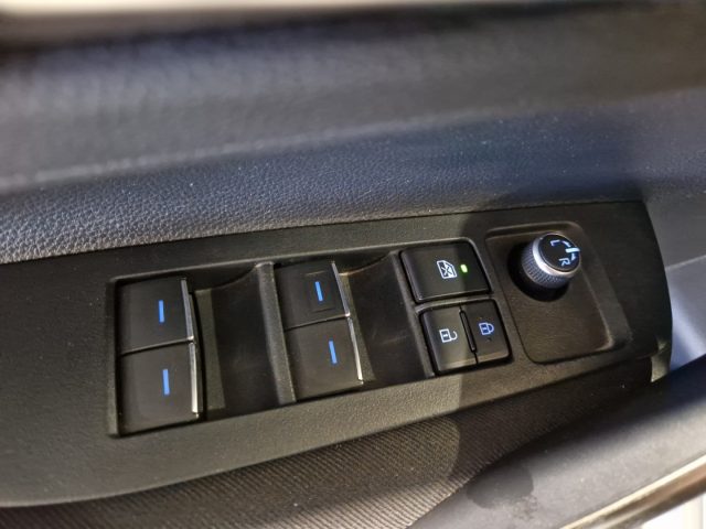 TOYOTA Corolla usata, con Touch screen