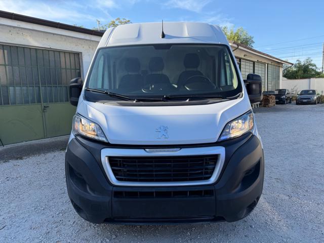 PEUGEOT Boxer usata, con Airbag