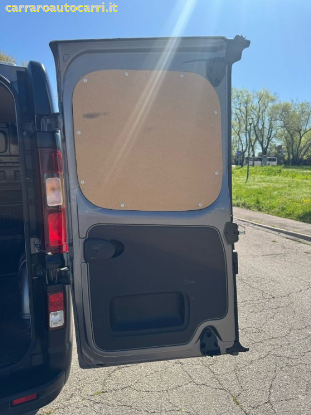 NISSAN NV300 usata 25