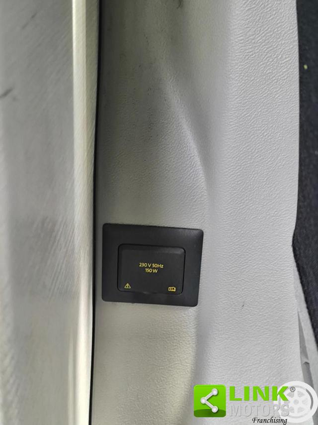 VOLKSWAGEN T5 usata, con Sistema lavafari