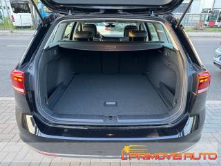 VOLKSWAGEN Passat Variant usata, con Bracciolo
