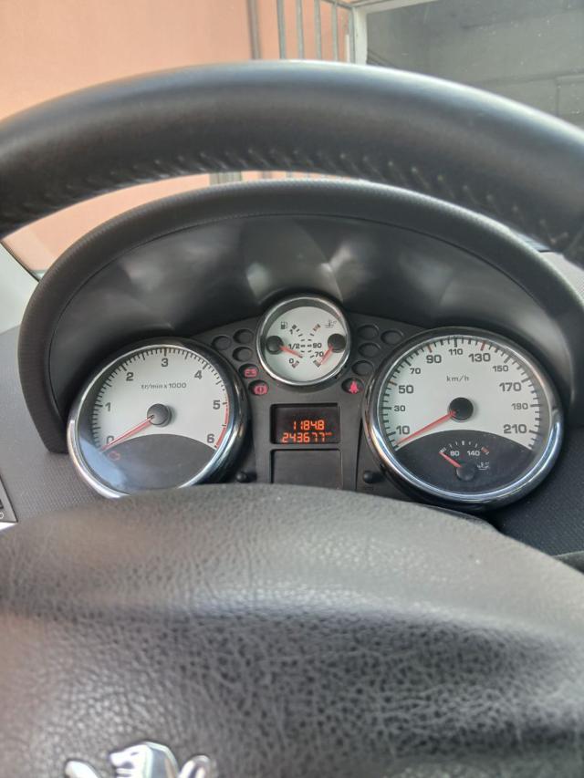 PEUGEOT 207 usata, con Autoradio