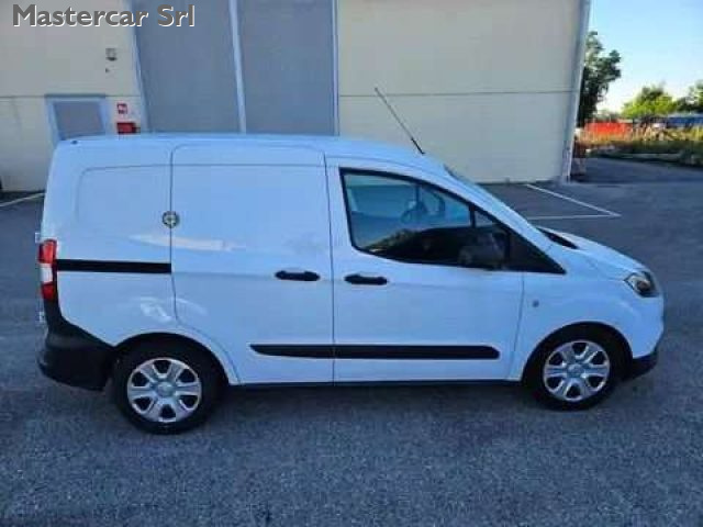 FORD Transit Courier usata, con Autoradio