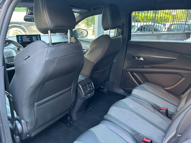 PEUGEOT 5008 usata, con Park Distance Control