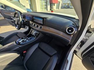 MERCEDES-BENZ E 220 usata, con Controllo trazione