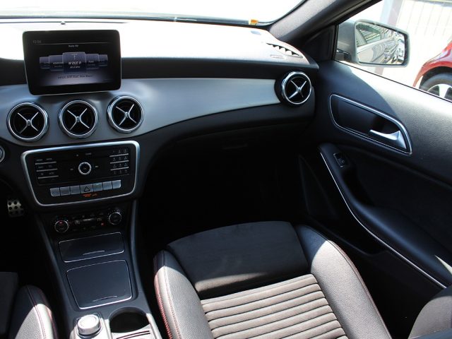 MERCEDES-BENZ GLA 200 usata, con Trazione integrale