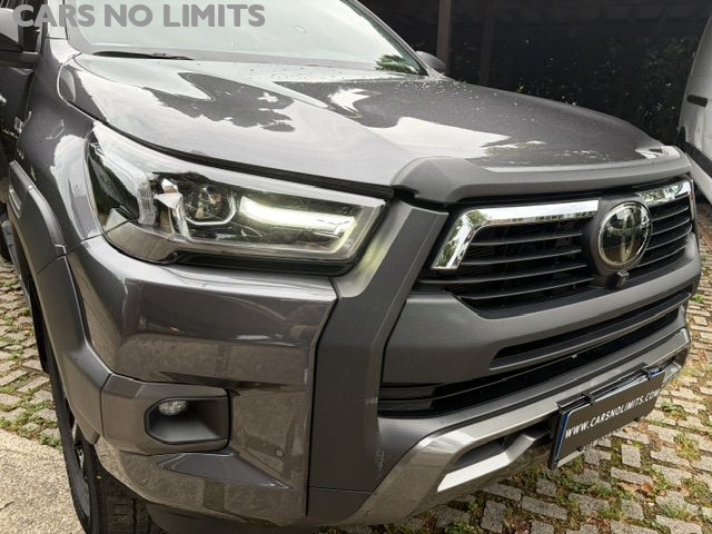 TOYOTA Hilux usata, con Autoradio digitale