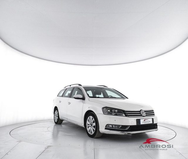 VOLKSWAGEN Passat usata 1