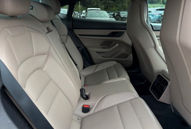 PORSCHE Taycan usata, con Controllo automatico clima