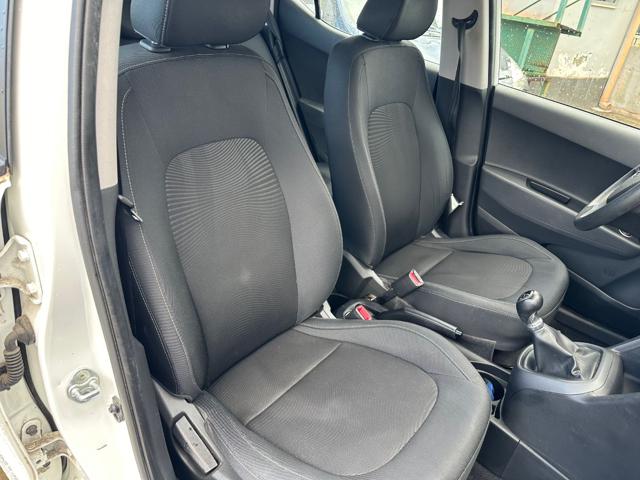 HYUNDAI i10 usata 25