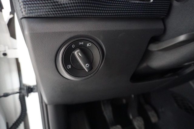 VOLKSWAGEN up! usata, con ESP