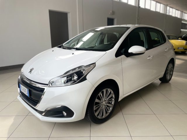PEUGEOT 208 usata, con Airbag