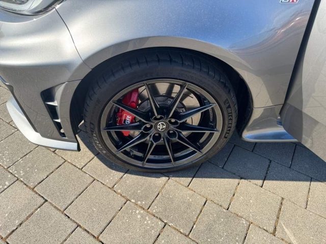 TOYOTA Yaris usata, con Volante in pelle