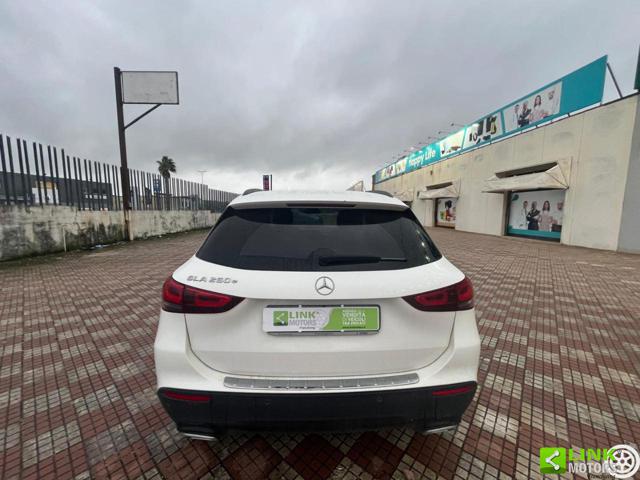 MERCEDES-BENZ GLA 250 usata, con Alzacristalli elettrici