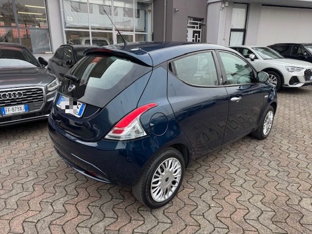 LANCIA Ypsilon usata, con Autoradio