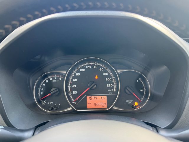 TOYOTA Yaris usata, con ESP