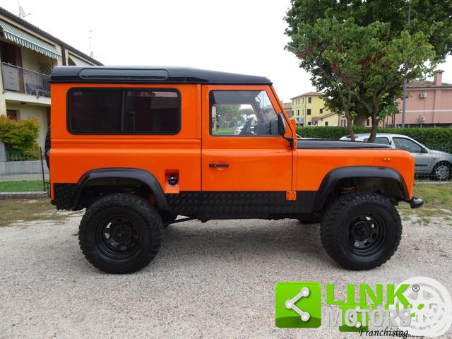 LAND ROVER Defender usata, con Gancio traino