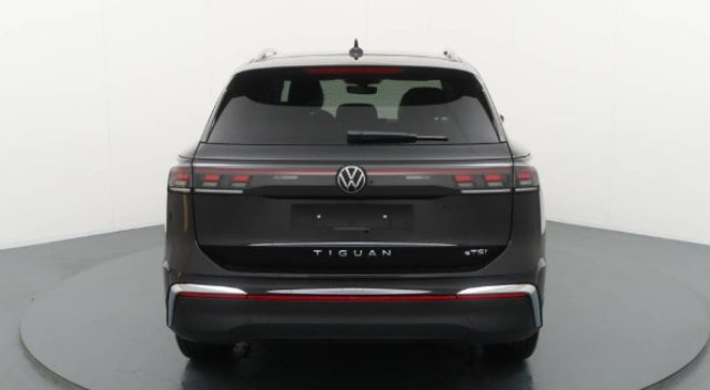 VOLKSWAGEN Tiguan usata, con Autoradio