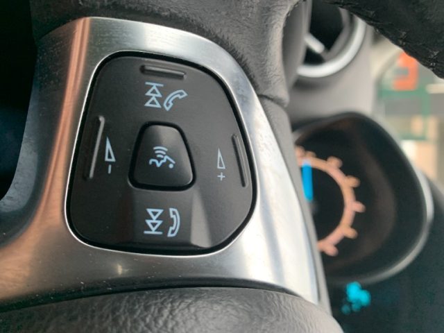 FORD Fiesta usata, con Specchietti laterali elettrici